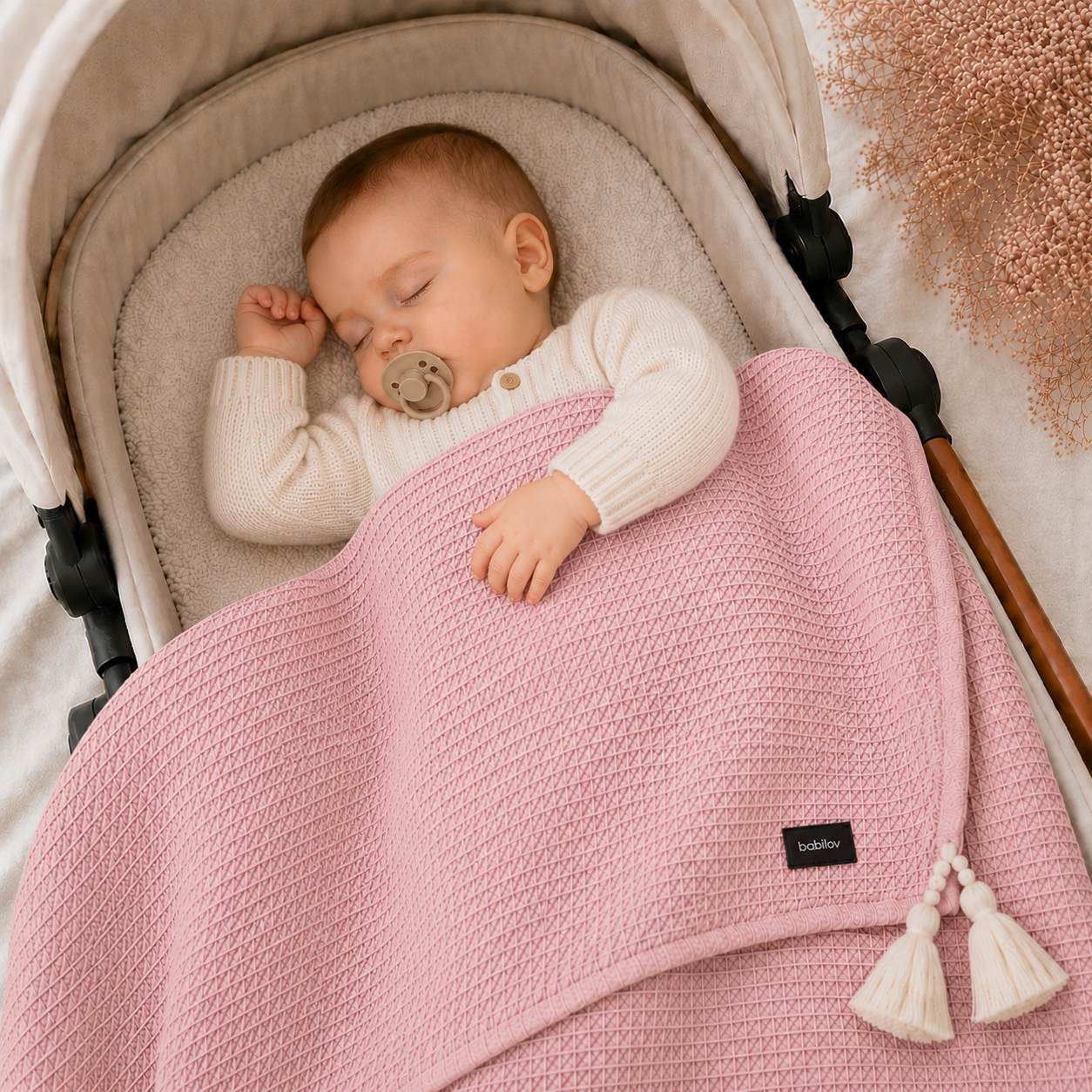 Kocyk dla dziecka niemowlaka 100% bawełna z frędzlami handmade brudny róż BOBILOV